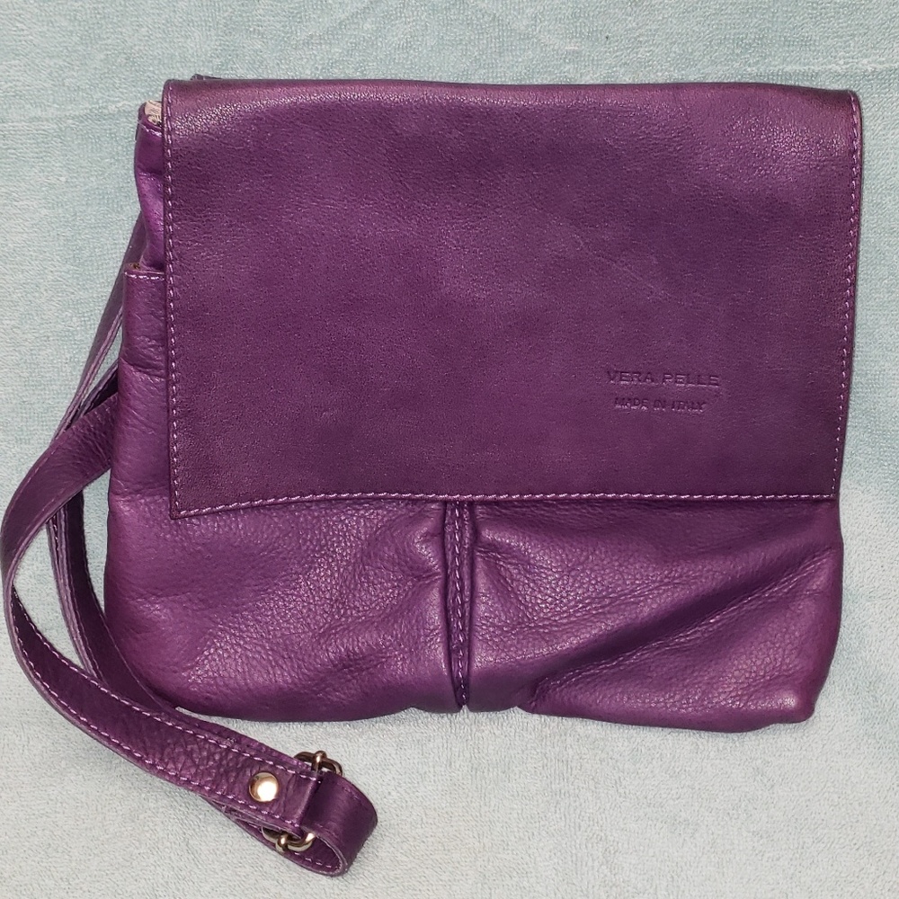 Vera Pelle Cross Body Bag in Purple